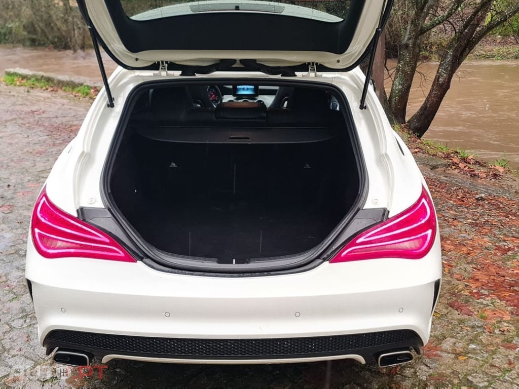 Mercedes-Benz CLA 200 d Shooting Brake AMG Line Aut.