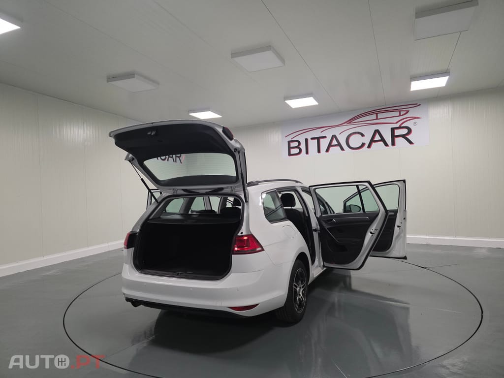 Volkswagen Golf 1.6 HDI CONFORTLINE