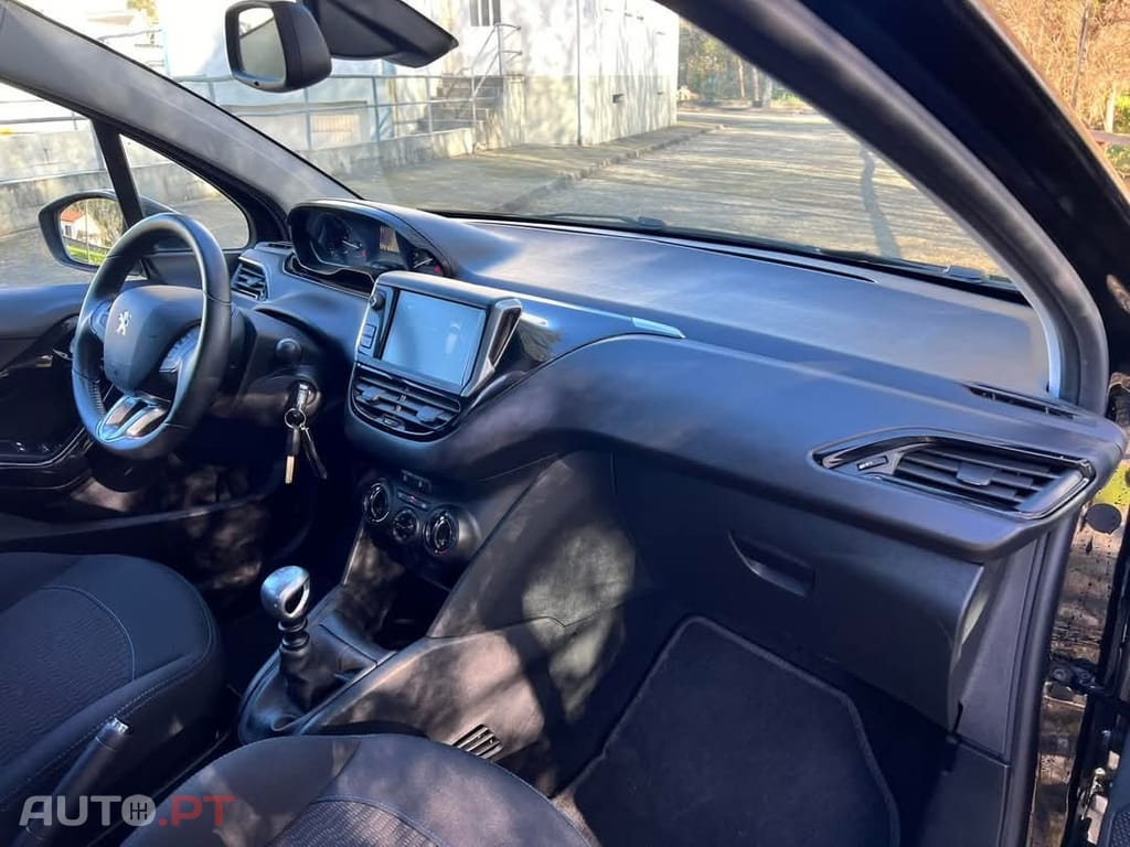 Peugeot 208 1.5 BlueHDi Allure