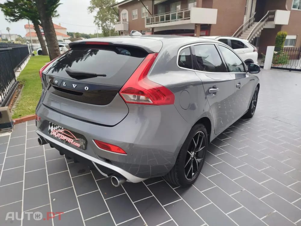 Volvo V40 2.0 D4 R-Design Summum