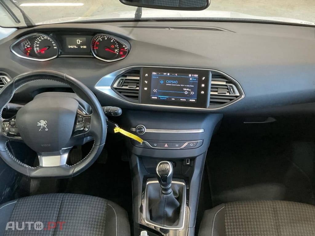 Peugeot 308 1.5 BlueHDi Business Line