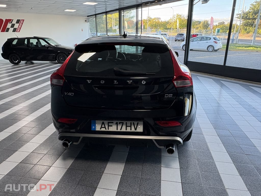 Volvo V40 2.0 D2 R-Design Momentum
