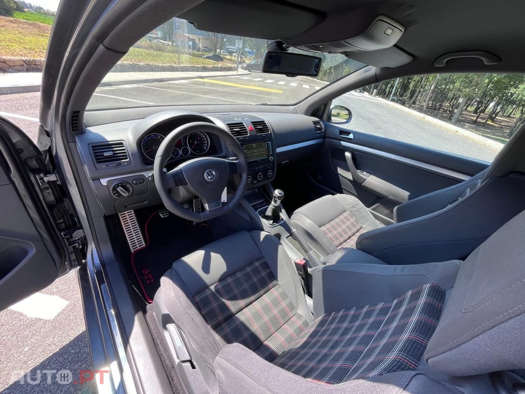 Volkswagen Golf 2.0 GTi
