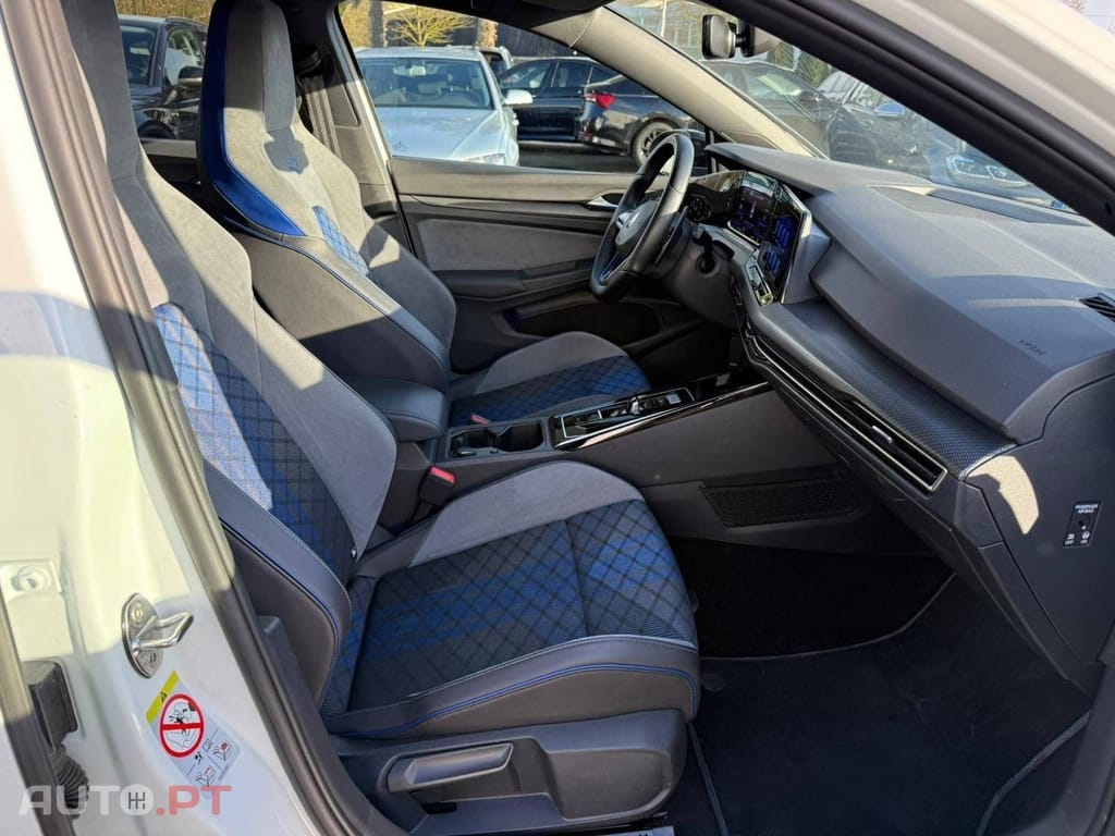 Volkswagen Golf 2.0 TSI R 4Motion