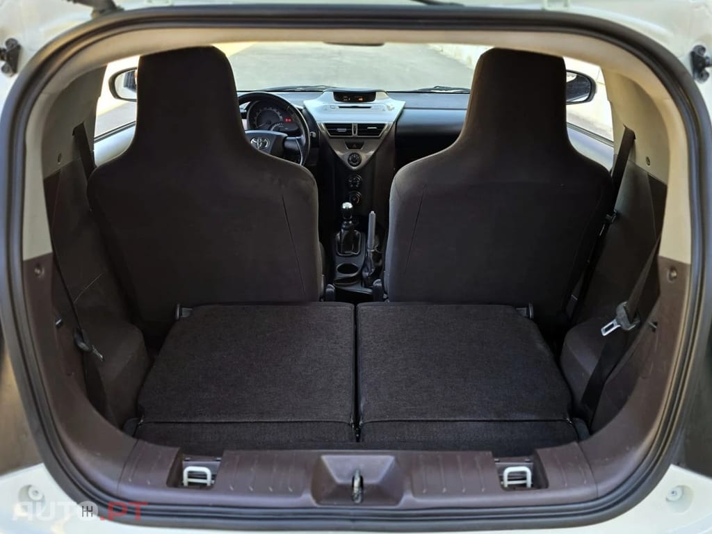 Toyota iQ 1.0 VVT-i