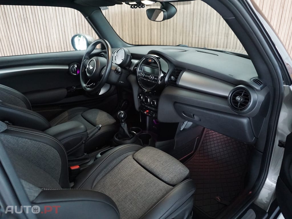 MINI Cooper One Blackyard