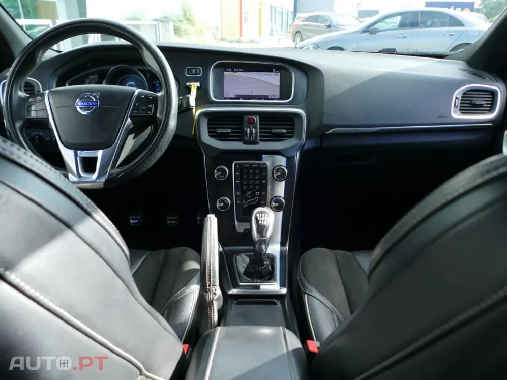 Volvo V40 1.6 D2 R-Design