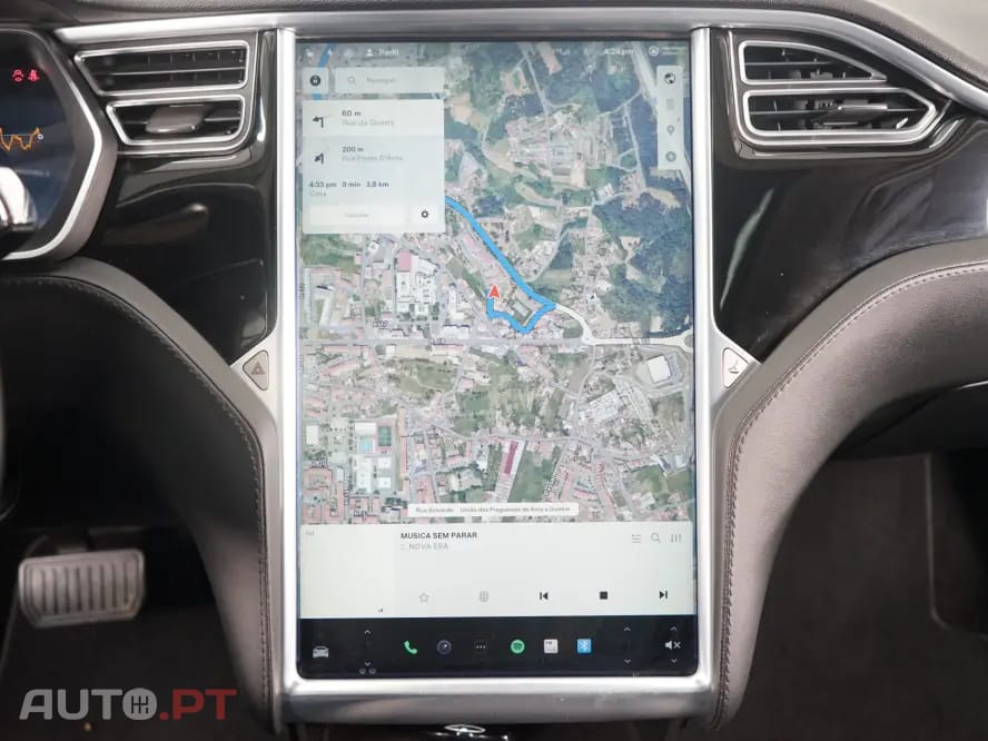 Tesla Model S 85