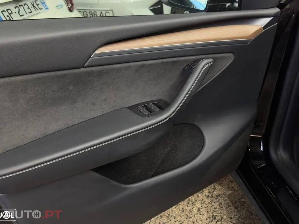 Tesla Model Y Long Range Dual Motor AWD