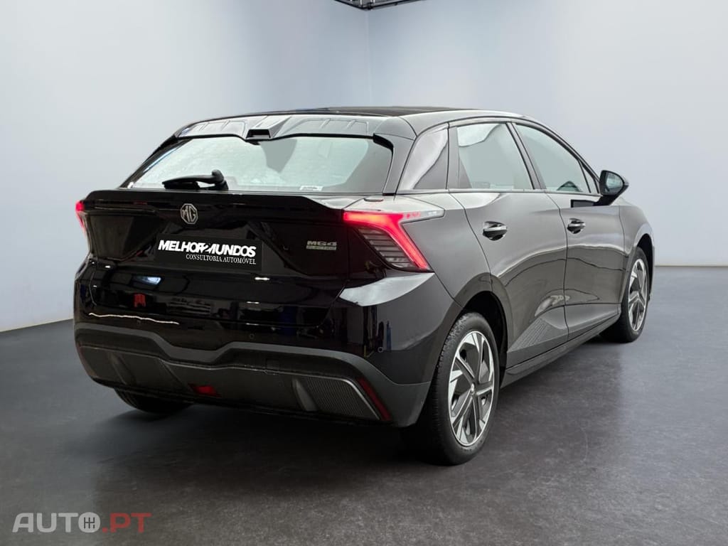 MG MG4 EV Standard 2WD