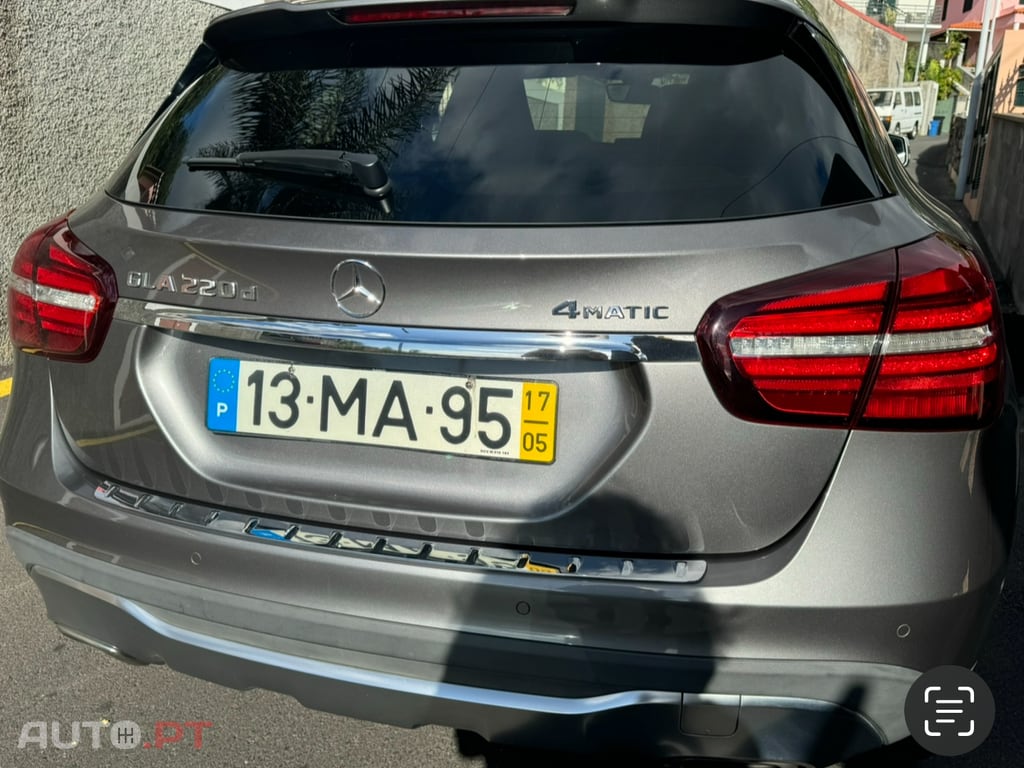 Mercedes-Benz GLA 220 4 matic