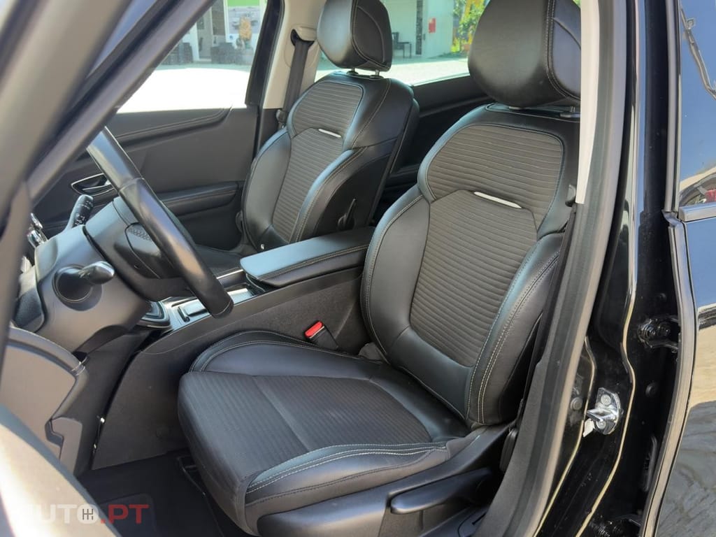 Renault Scénic 7 LUGARES