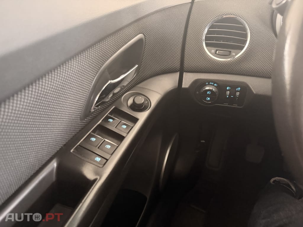 Chevrolet Cruze 1.6 LT