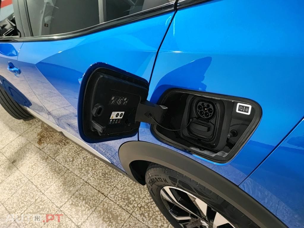Peugeot E-2008 50 kWh GT