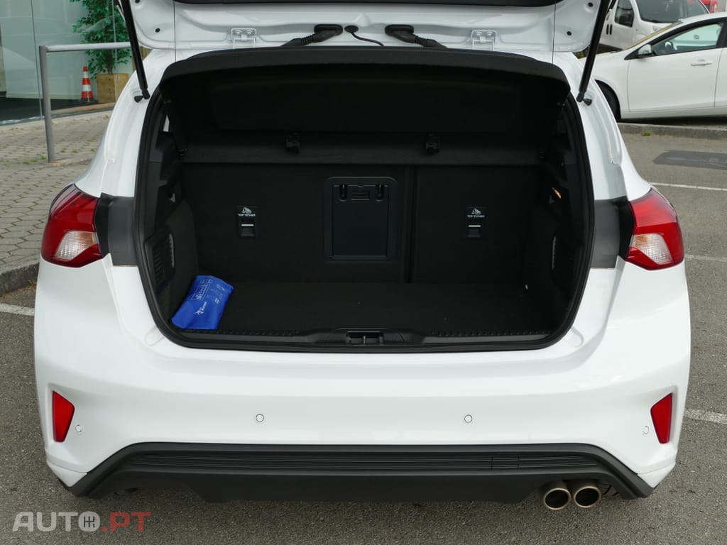 Ford Focus 1.0 EcoBoost MHEV ST-Line X