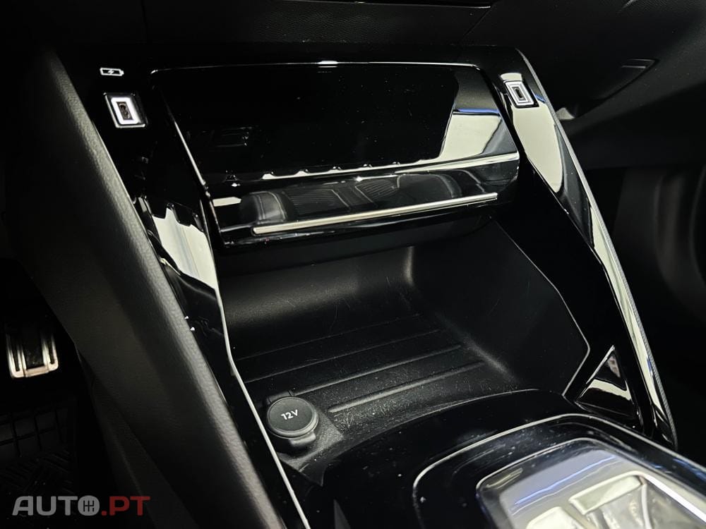 Peugeot E-2008 54 kWh GT