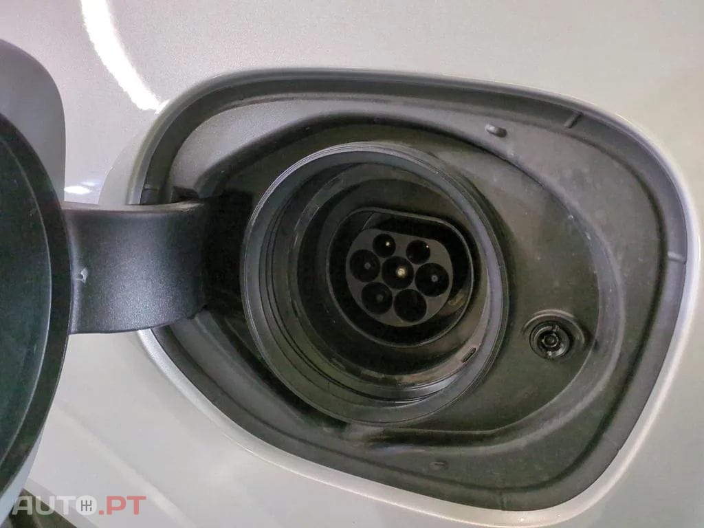 Volvo XC60 2.0 T6 PHEV Core AWD