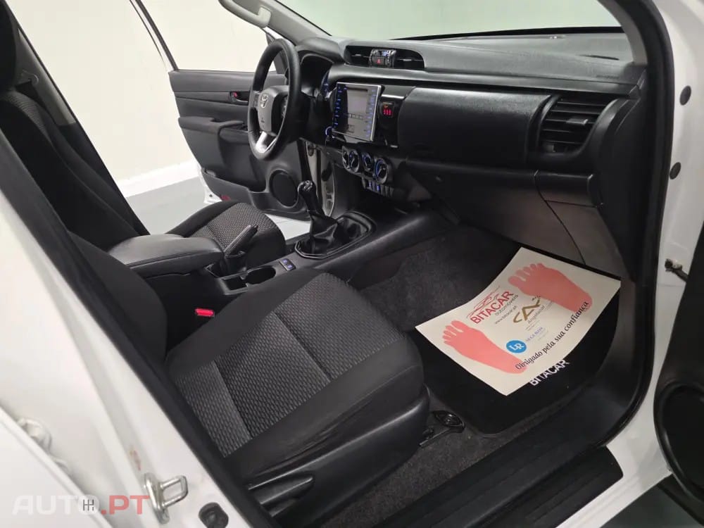 Toyota Hilux 2.4 D-4D 4WD CD CH