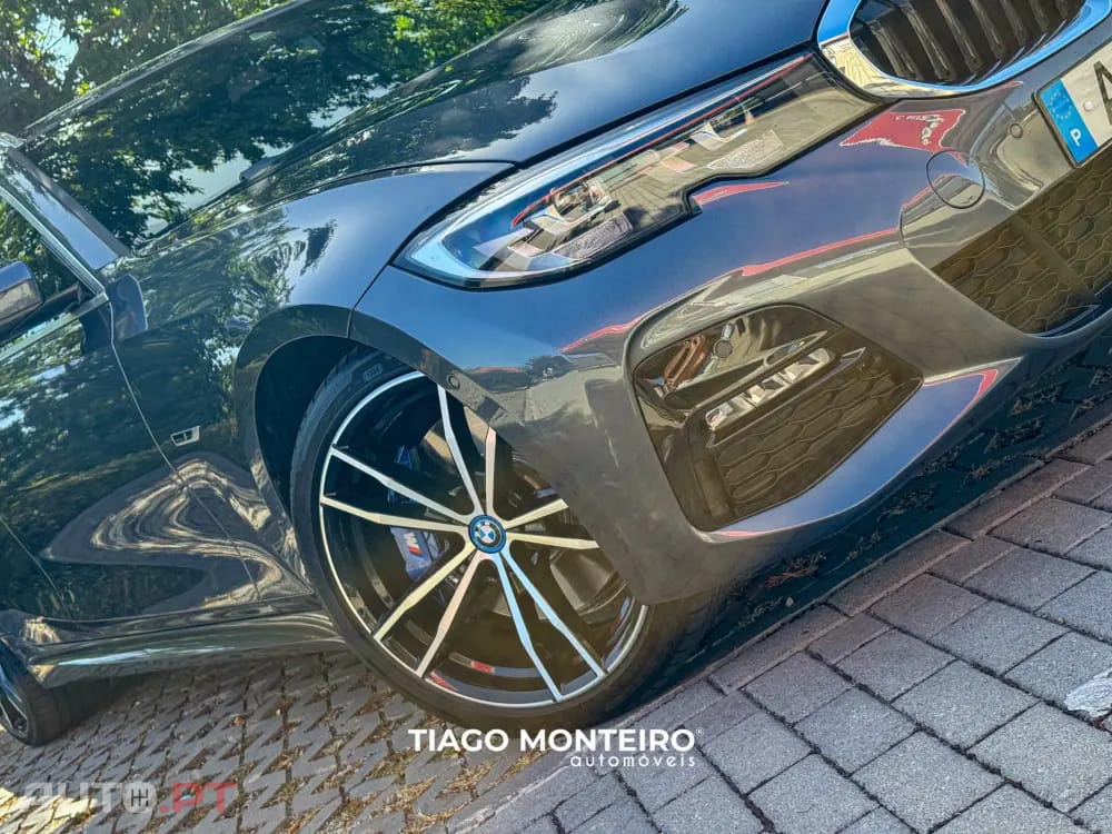 BMW 330 e Pack Desportivo M Auto