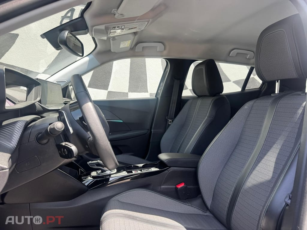 Peugeot 2008 1.5 BlueHDi Allure EAT8