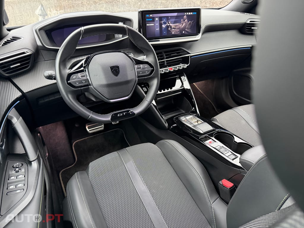 Peugeot E-2008 54 kWh GT