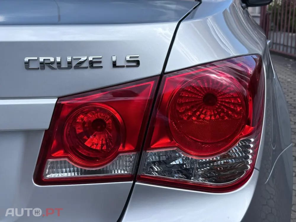 Chevrolet Cruze 1.6 LS