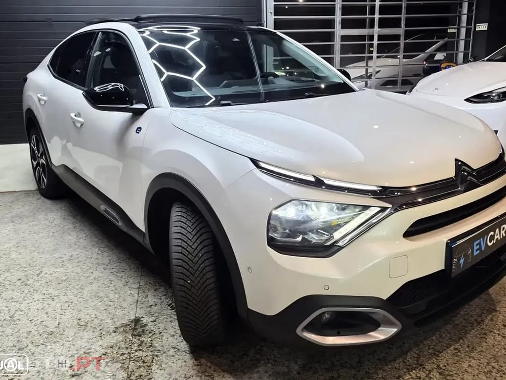 Citroen e-C4 X Shine