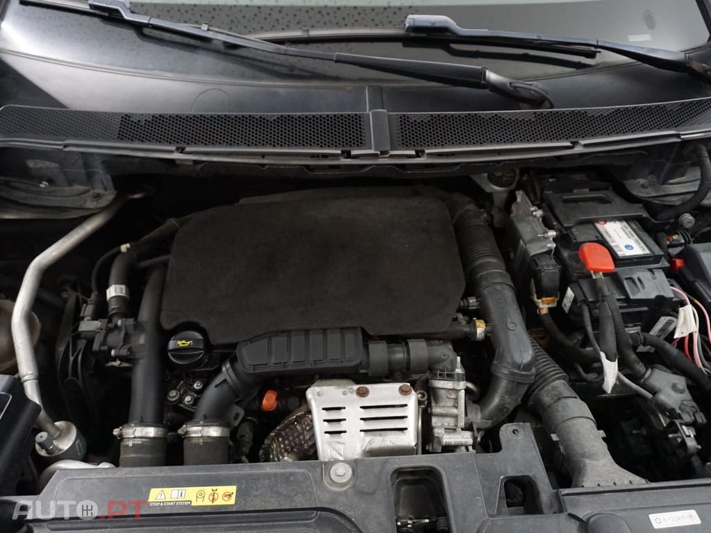 Peugeot 5008 1.2 PureTech Allure J18