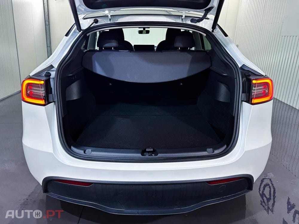 Tesla Model Y Standard