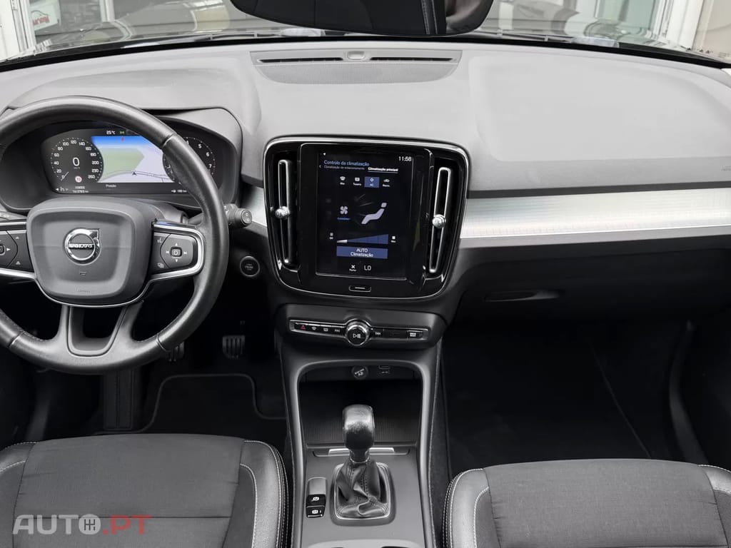 Volvo XC40 1.5 T3 Momentum Plus