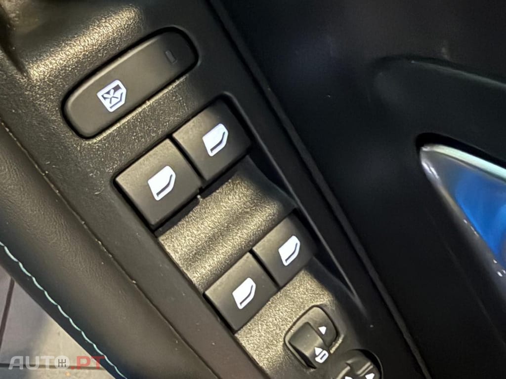 Peugeot E-208 50 kWh Allure Pack