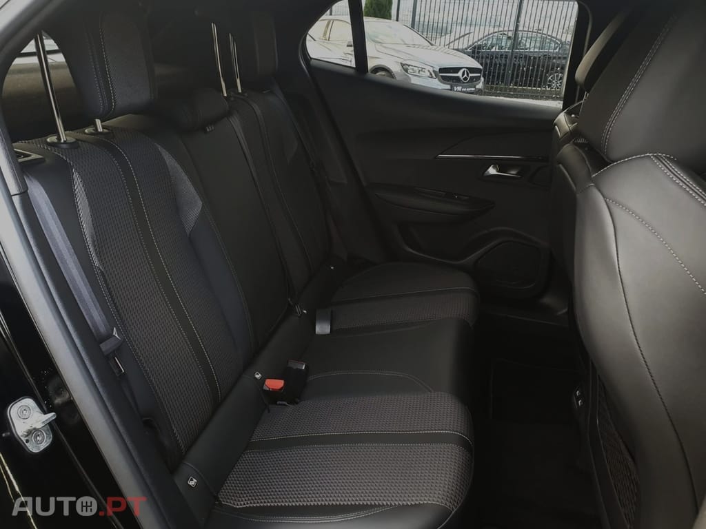 Peugeot 2008 1.2 PureTech GT