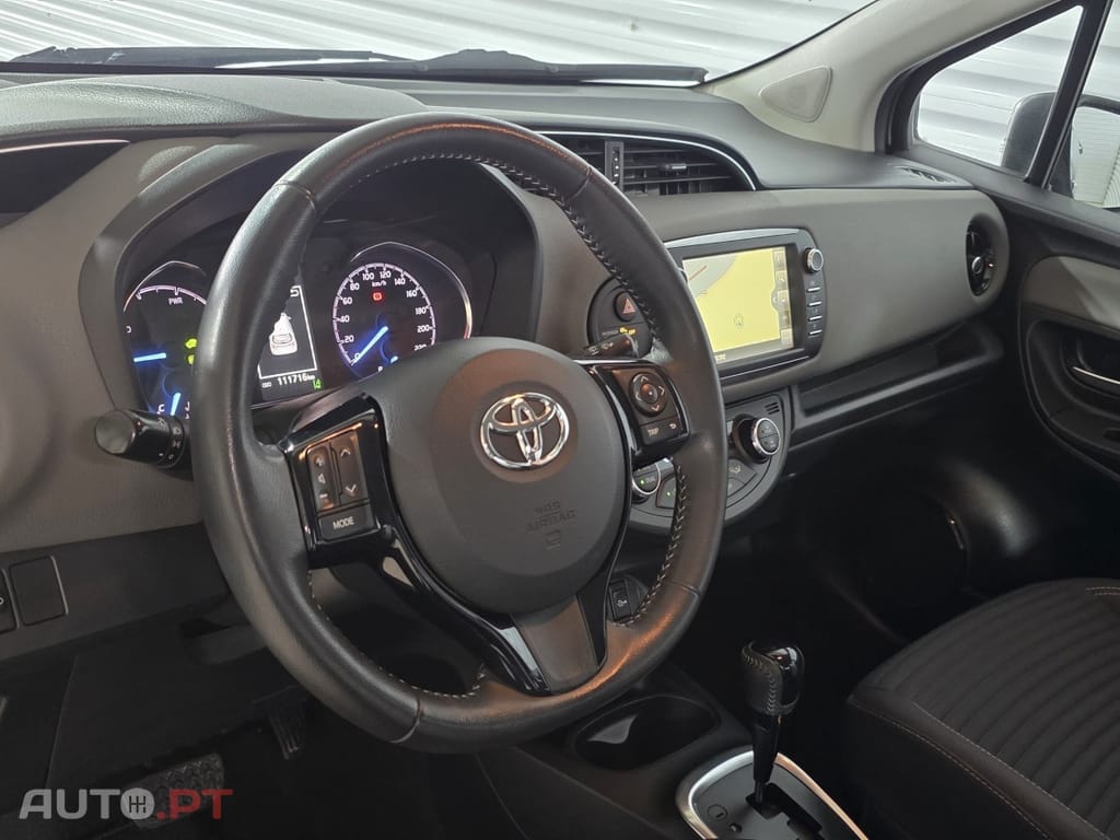 Toyota Yaris 1.5 HSD Comfort +P.Style+P.Techno