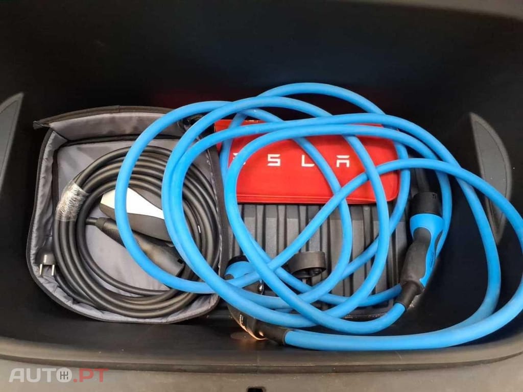 Tesla Model Y LONG RANGE DUAL M