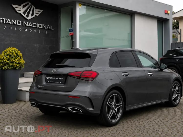 Mercedes-Benz A 250 e AMG Line