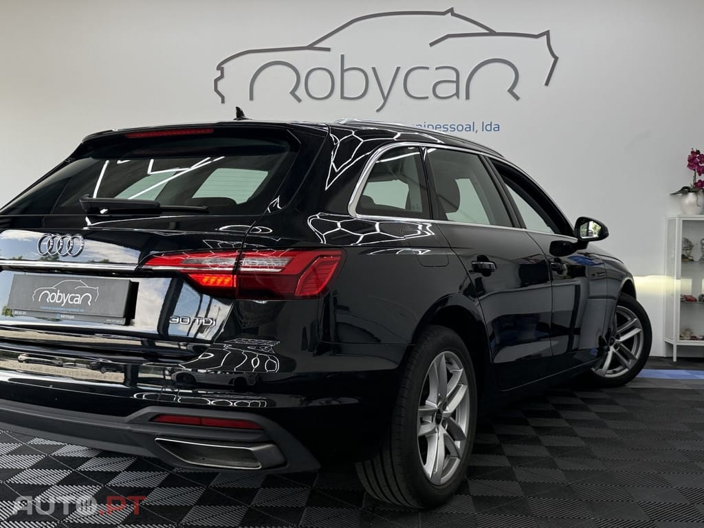 Audi A4 Avant 30 TDI Advanced S tronic — fotografia 7