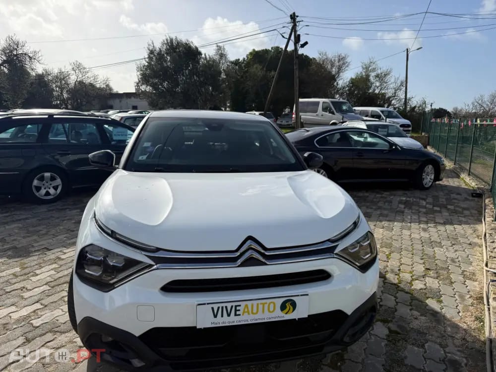 Citroen C4 Outro