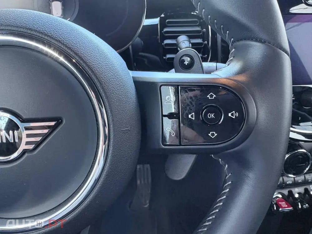 MINI Cooper John Cooper Works Auto Desportiva