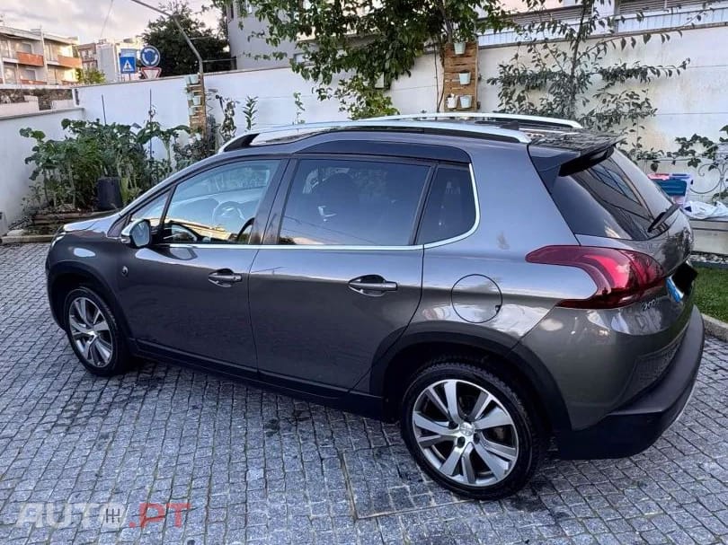 Peugeot 2008 1.2 PureTech Crossway