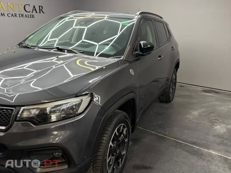 Jeep Compass 1.3 TG Trailhawk