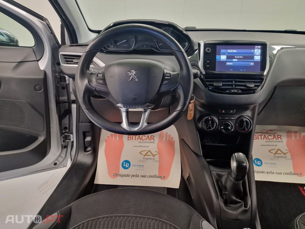 Peugeot 208 1.2 STYLE