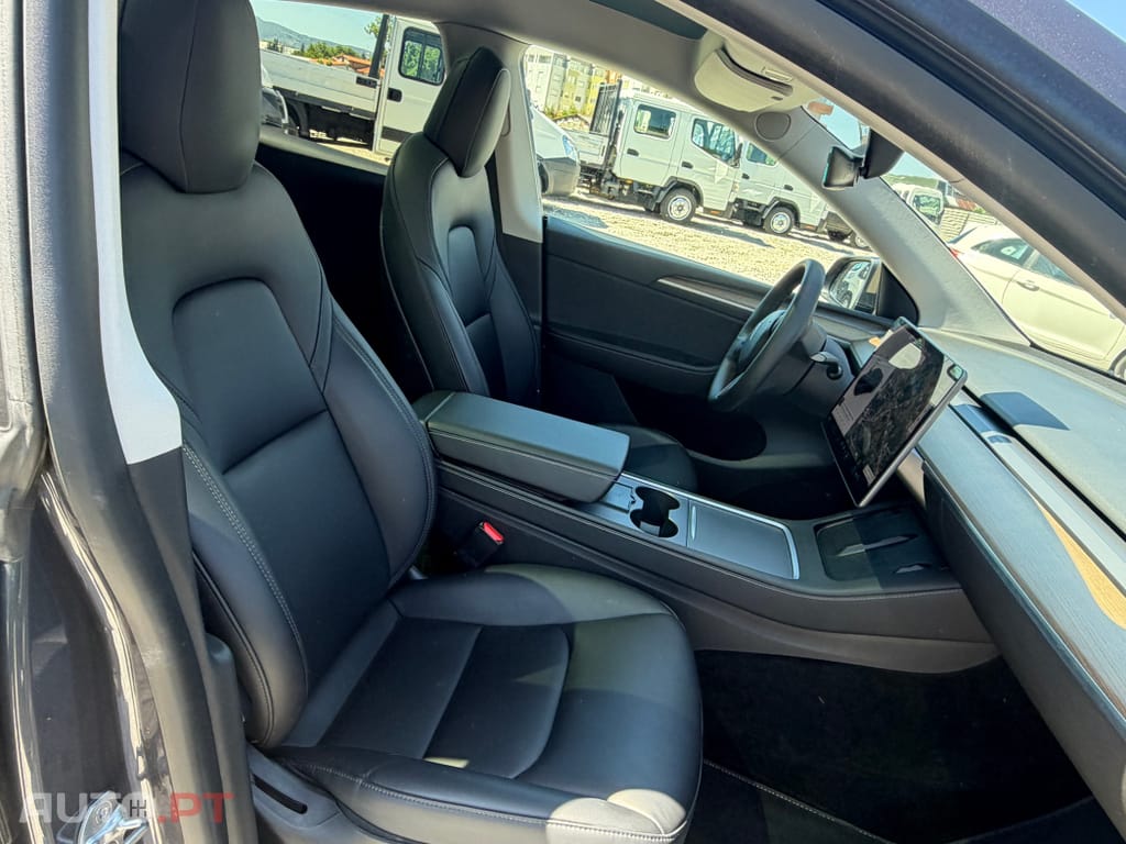 Tesla Model Y Long Range Tração Integral