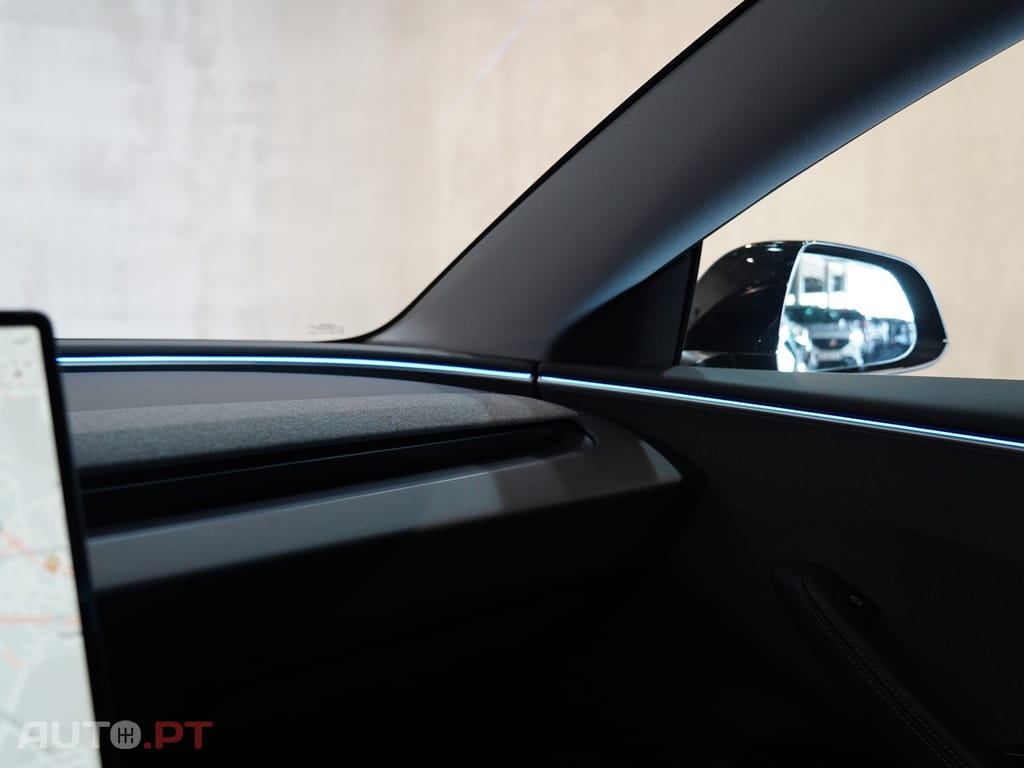 Tesla Model 3 Tração Traseira