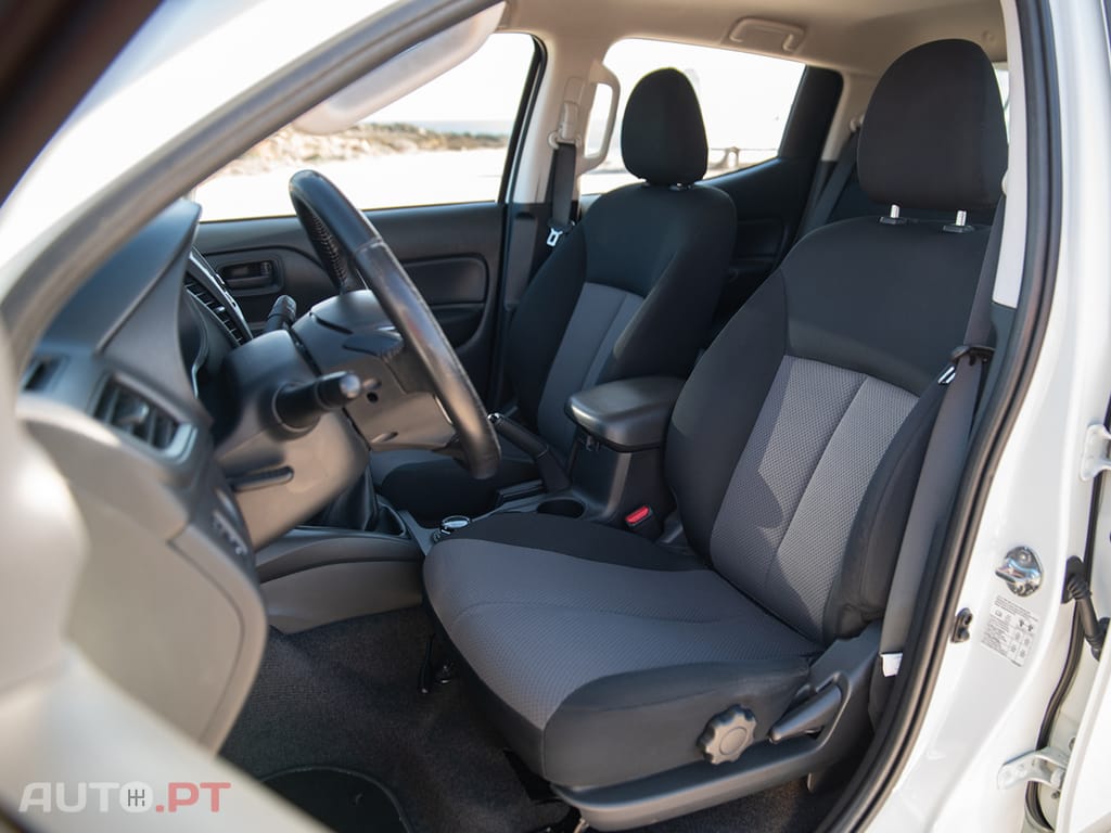 Mitsubishi L200 2.3 DI-D Space Cab Invite 4WD