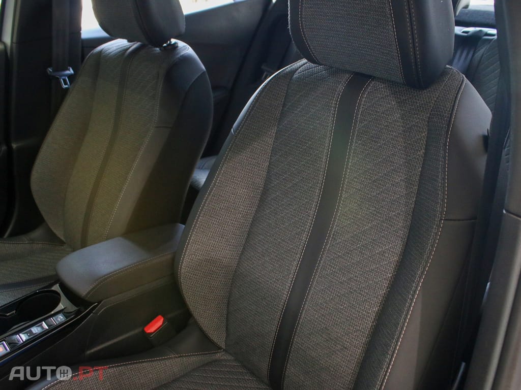 Peugeot 2008 1.2 PureTech Allure