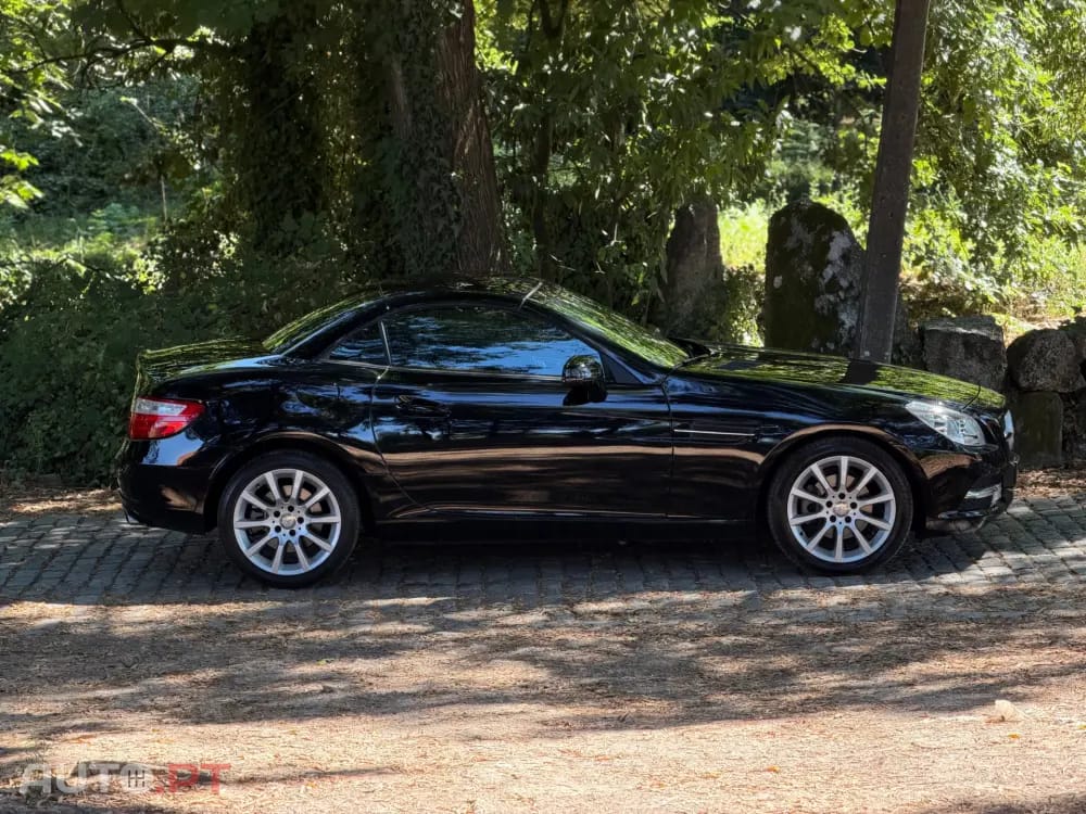 Mercedes-Benz SLK 200 Outro