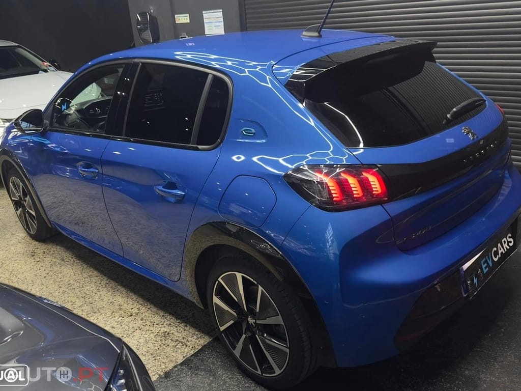 Peugeot E-208 50 kWh GT