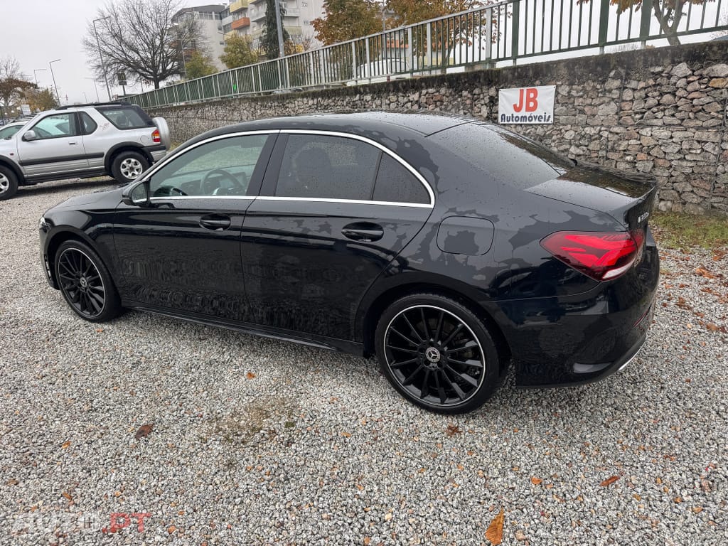 Mercedes-Benz A 250 e AMG Line