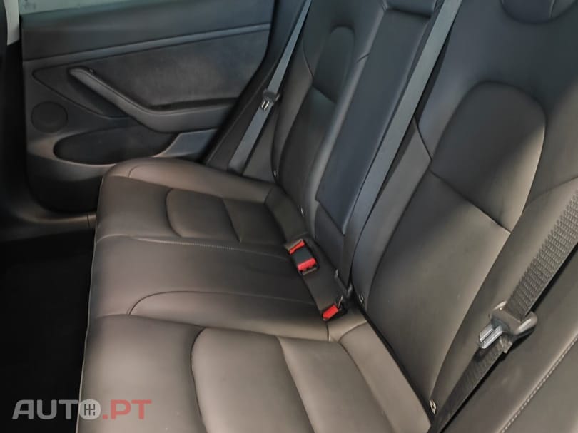 Tesla Model 3 Standard Range Plus RWD