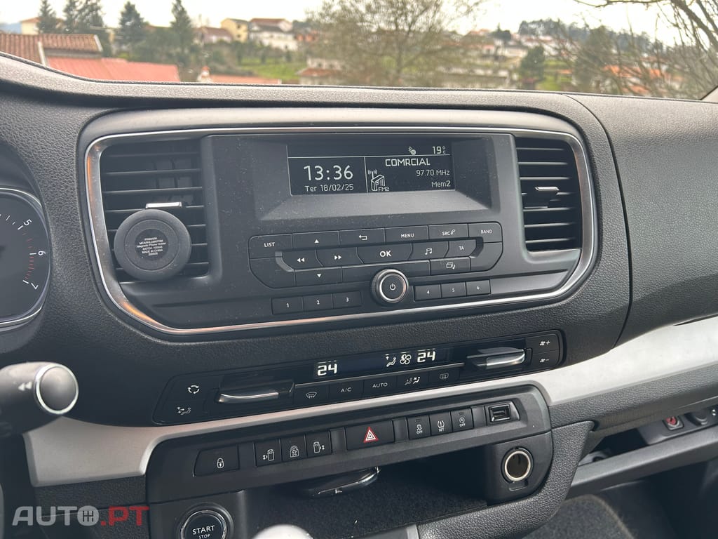 Peugeot Traveller 2019